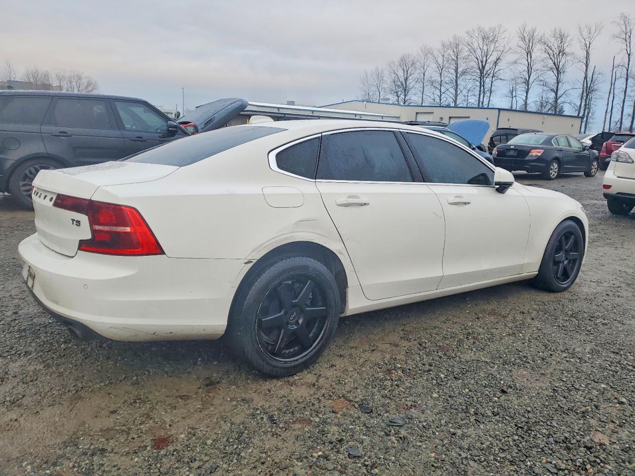 2017 VOLVO S90 T5 MOMENTUM photo 3