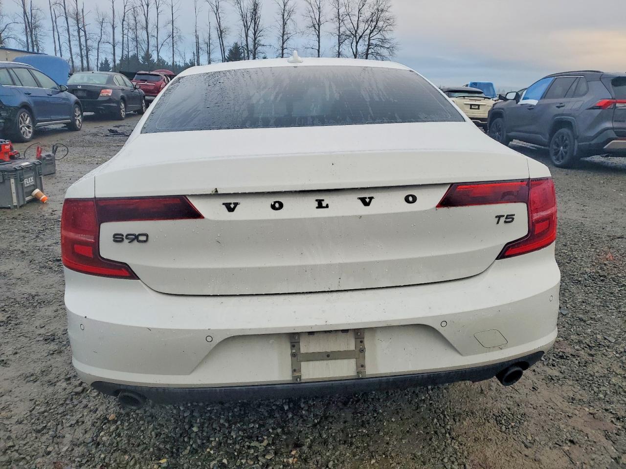 2017 VOLVO S90 T5 MOMENTUM photo 6