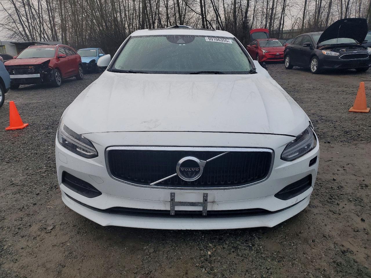 2017 VOLVO S90 T5 MOMENTUM photo 5