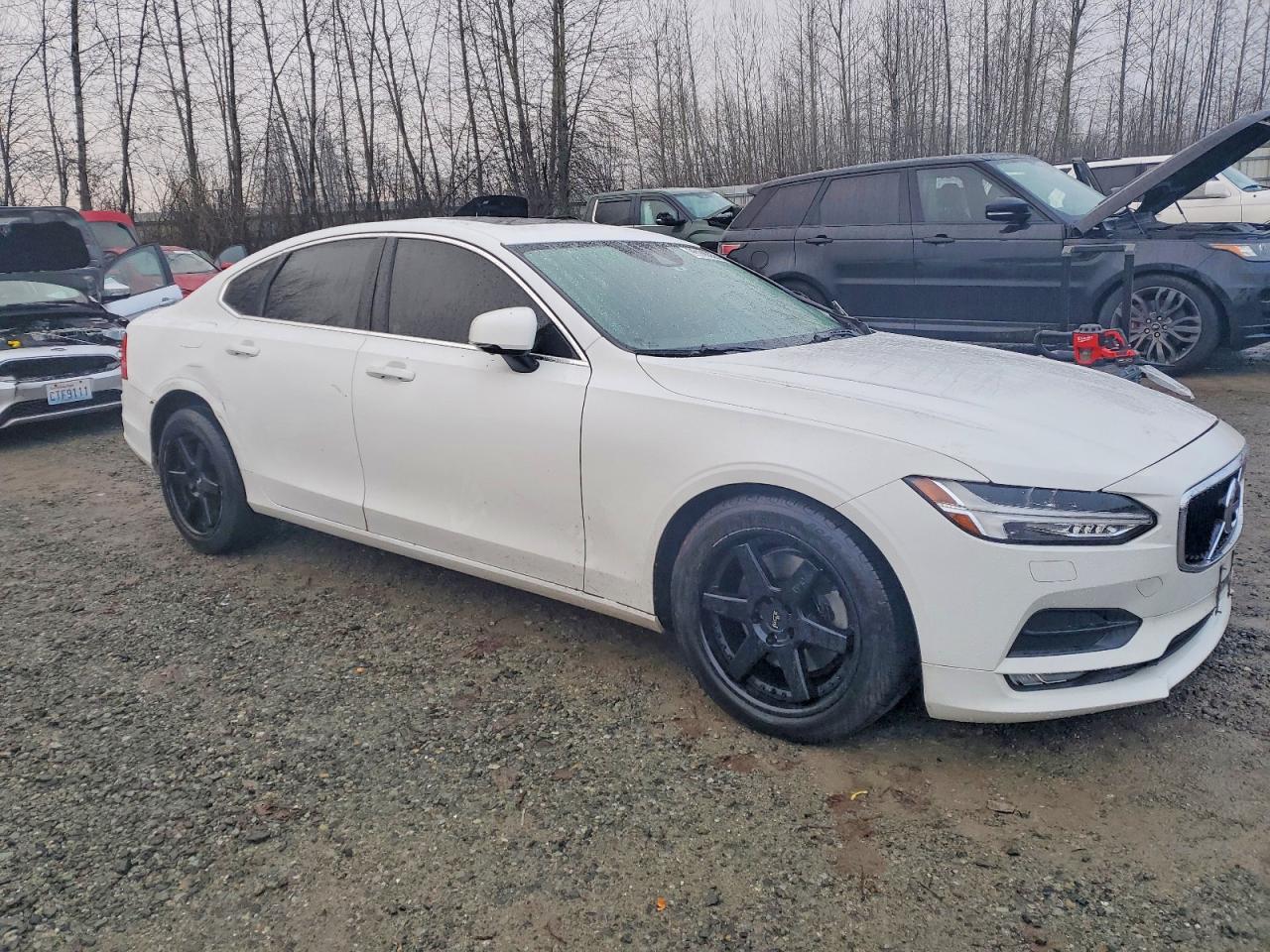 2017 VOLVO S90 T5 MOMENTUM photo 4