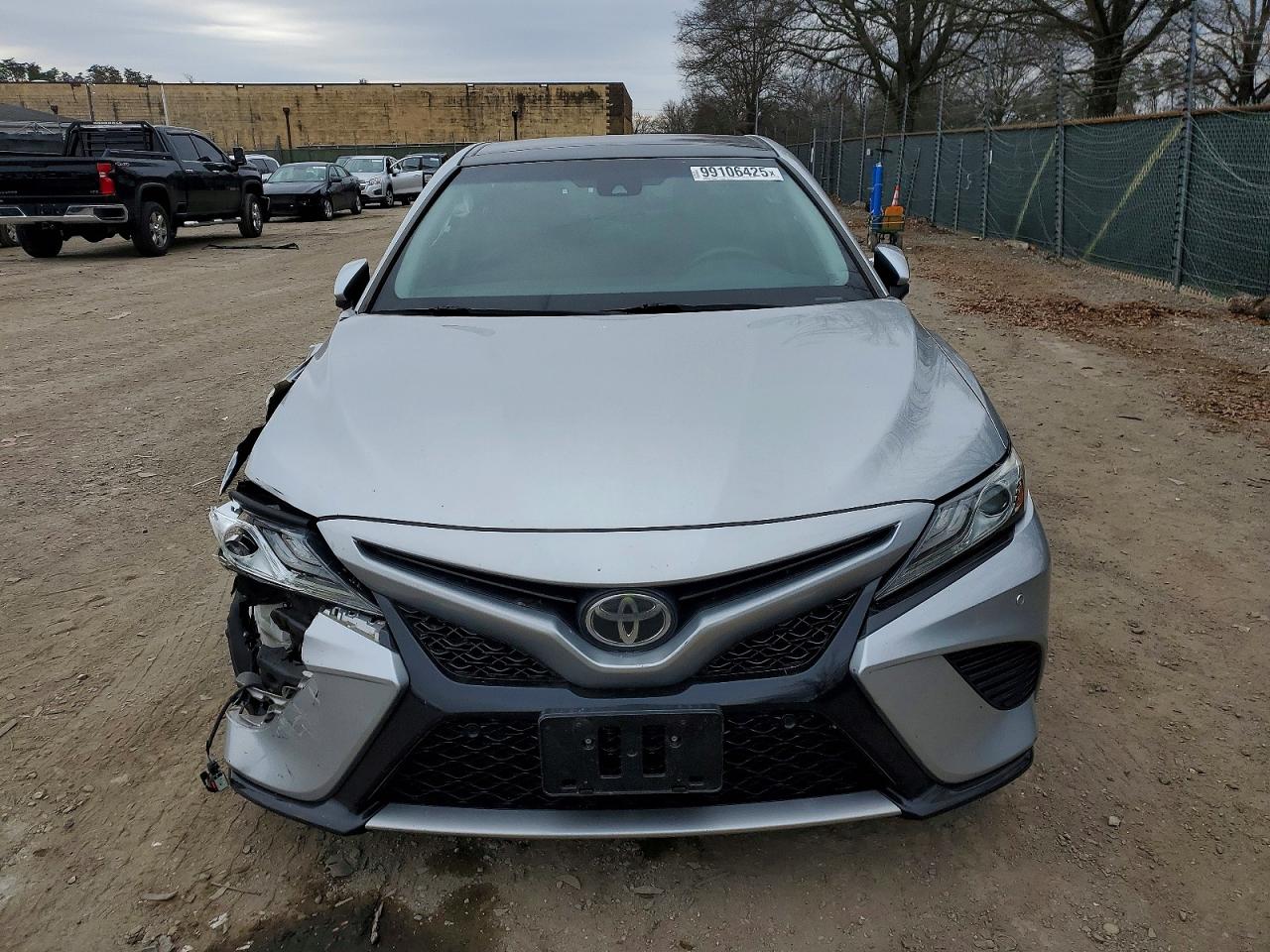 2018 TOYOTA CAMRY XSE photo 5