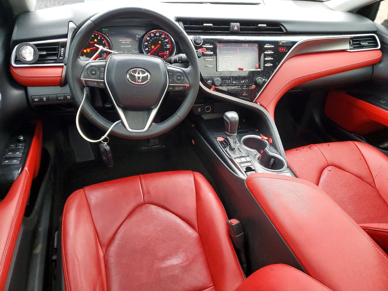 2018 TOYOTA CAMRY XSE photo 8