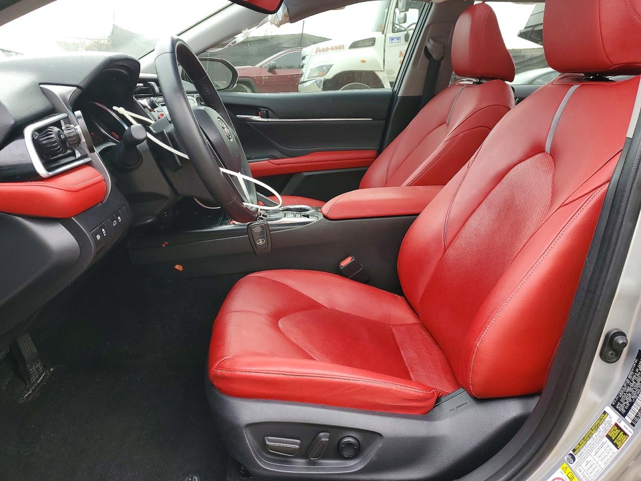 2018 TOYOTA CAMRY XSE photo 7