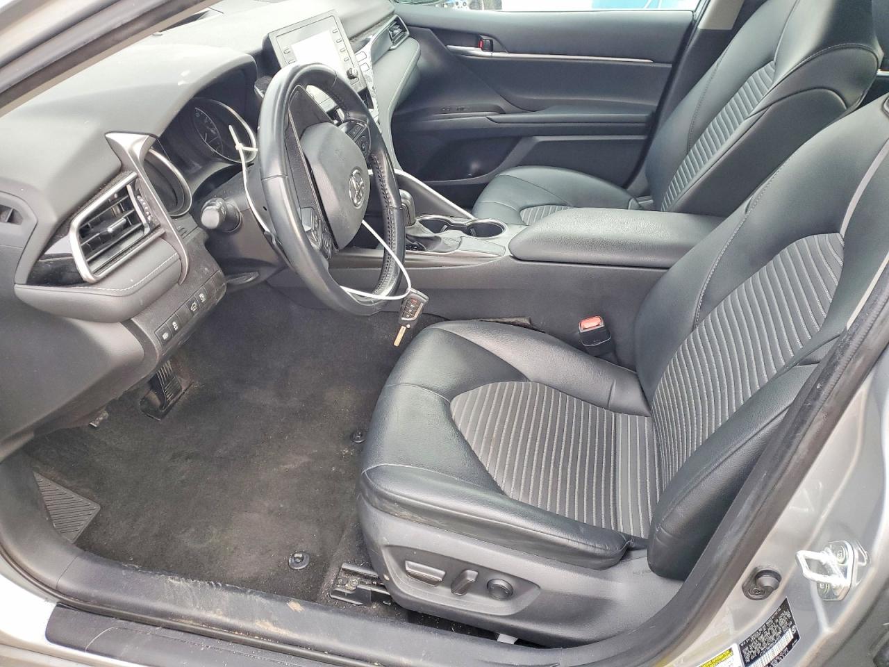 2021 TOYOTA CAMRY SE photo 13
