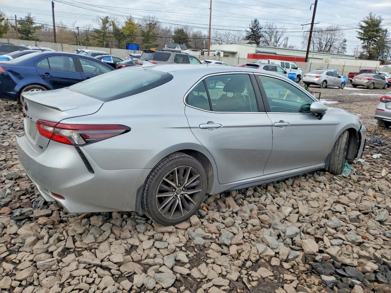 2021 TOYOTA CAMRY SE photo 5