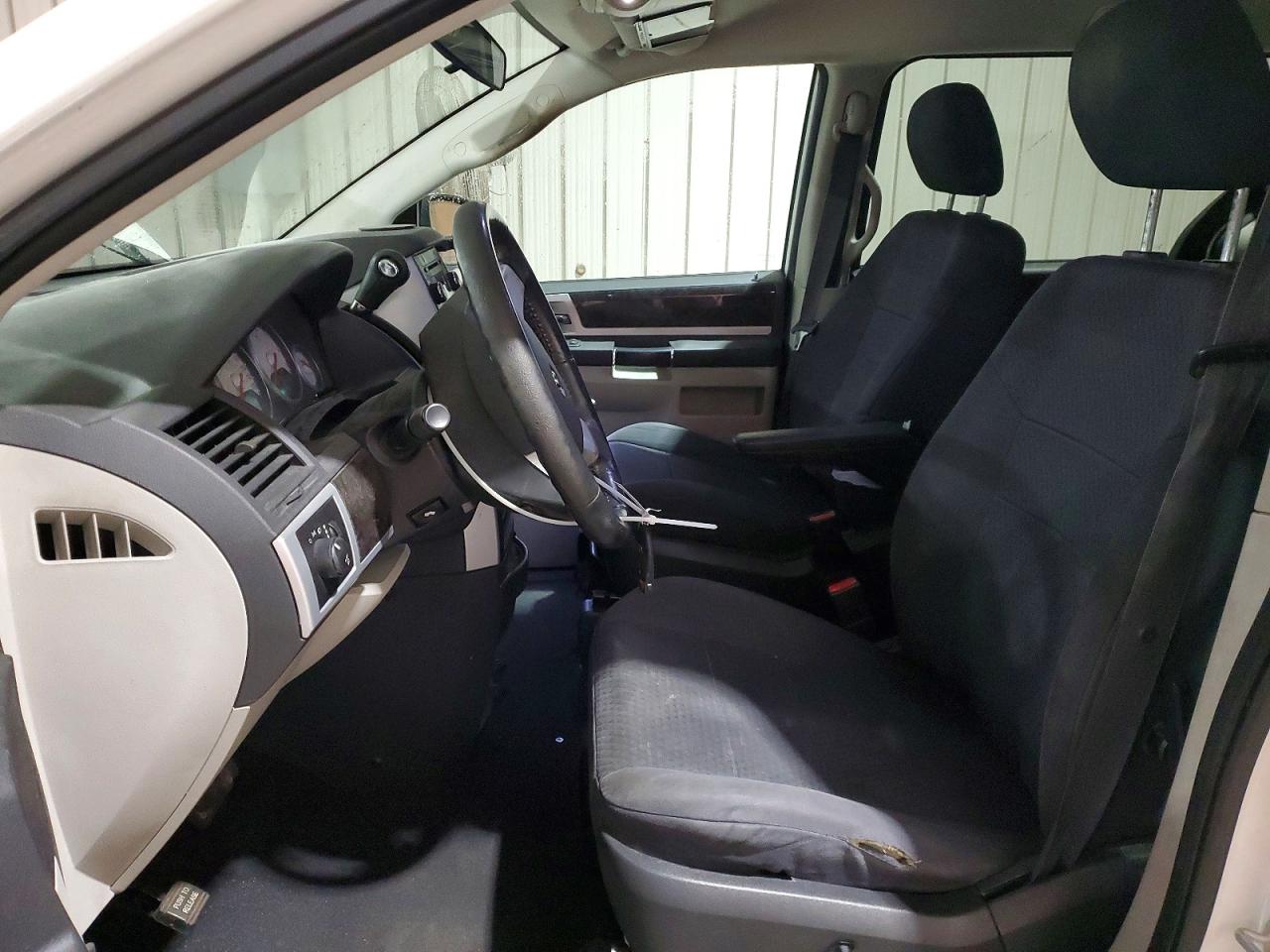 2010 DODGE GRAND CARAVAN SXT photo 7