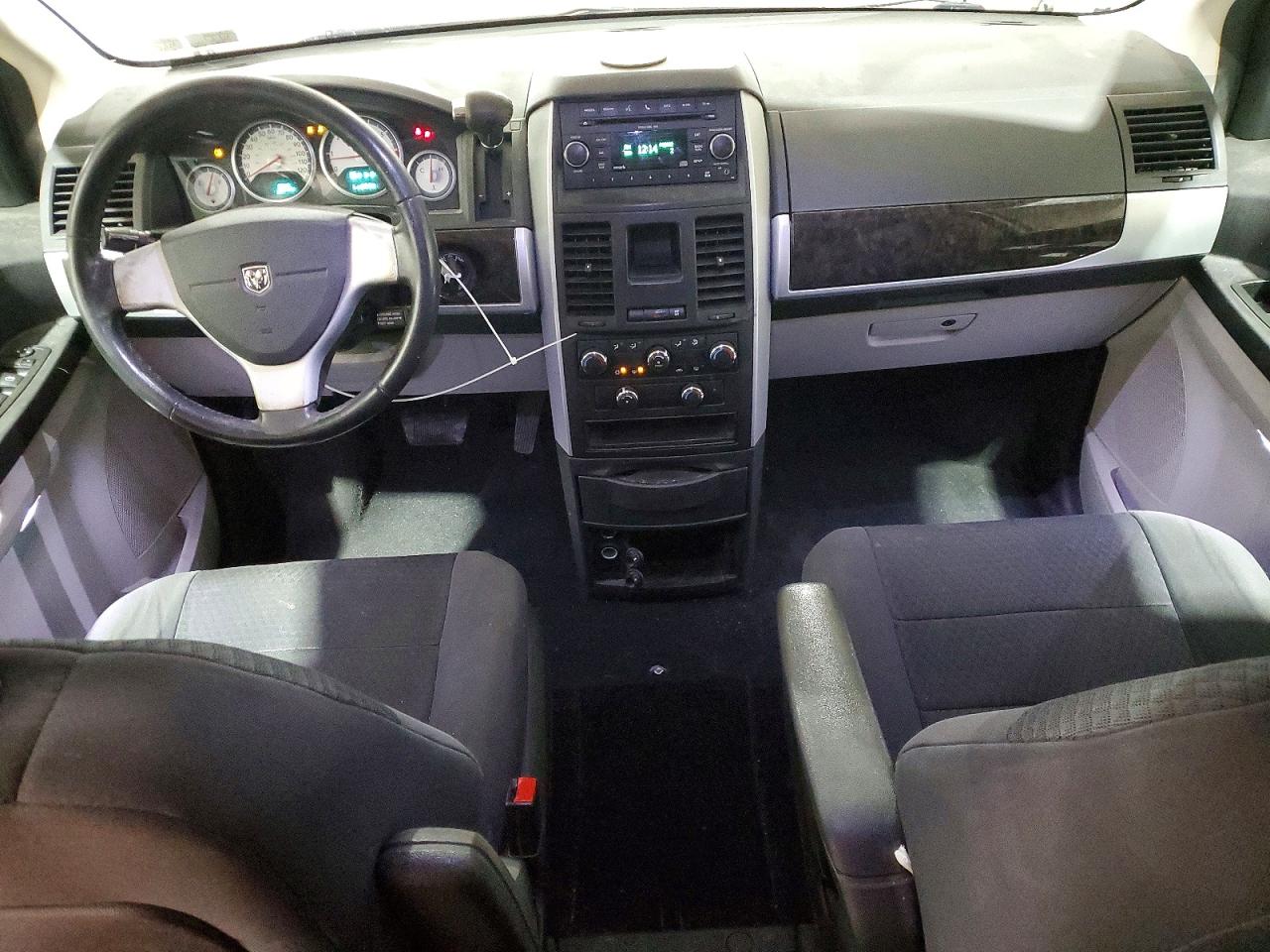 2010 DODGE GRAND CARAVAN SXT photo 8