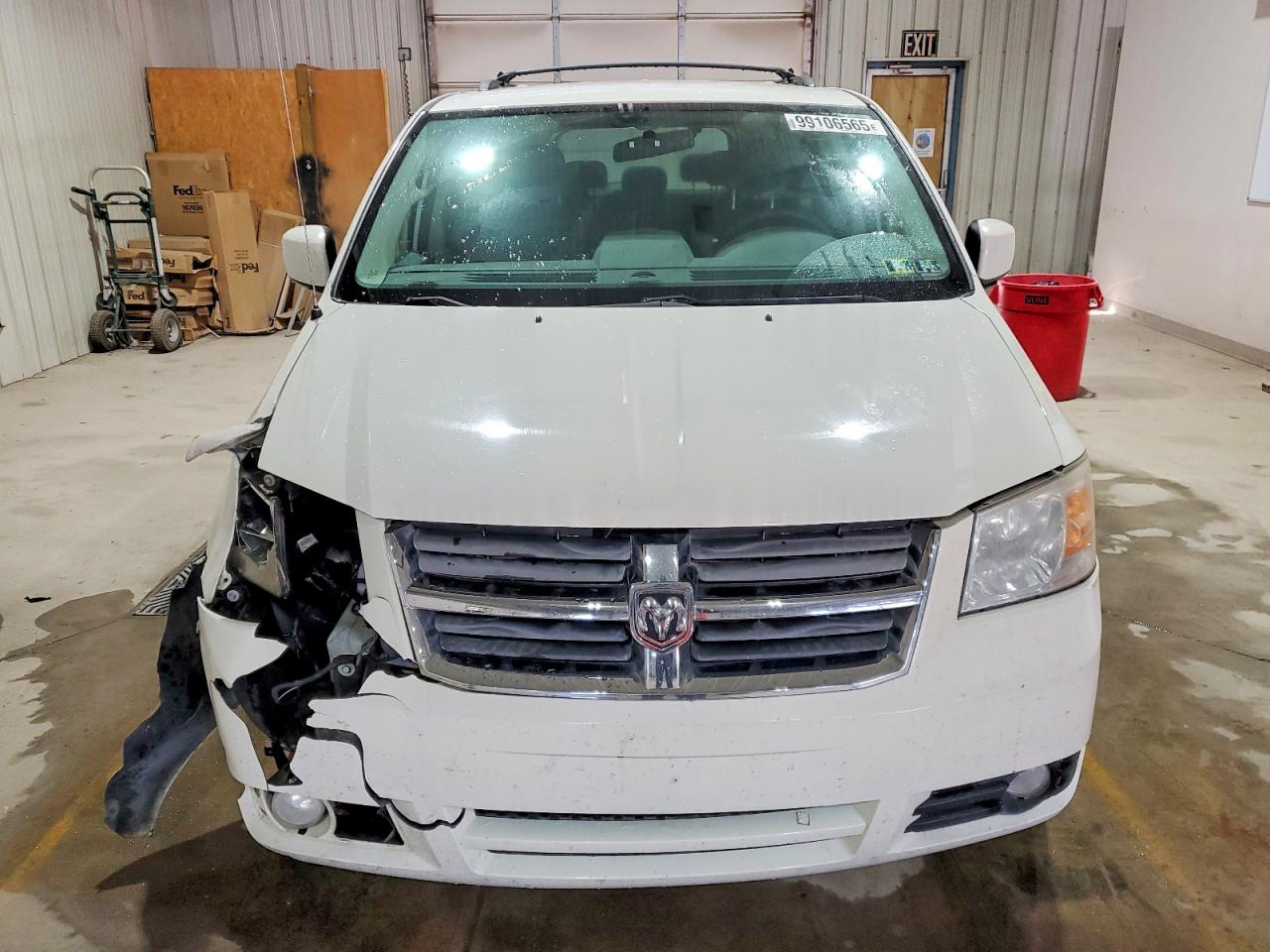 2010 DODGE GRAND CARAVAN SXT photo 5