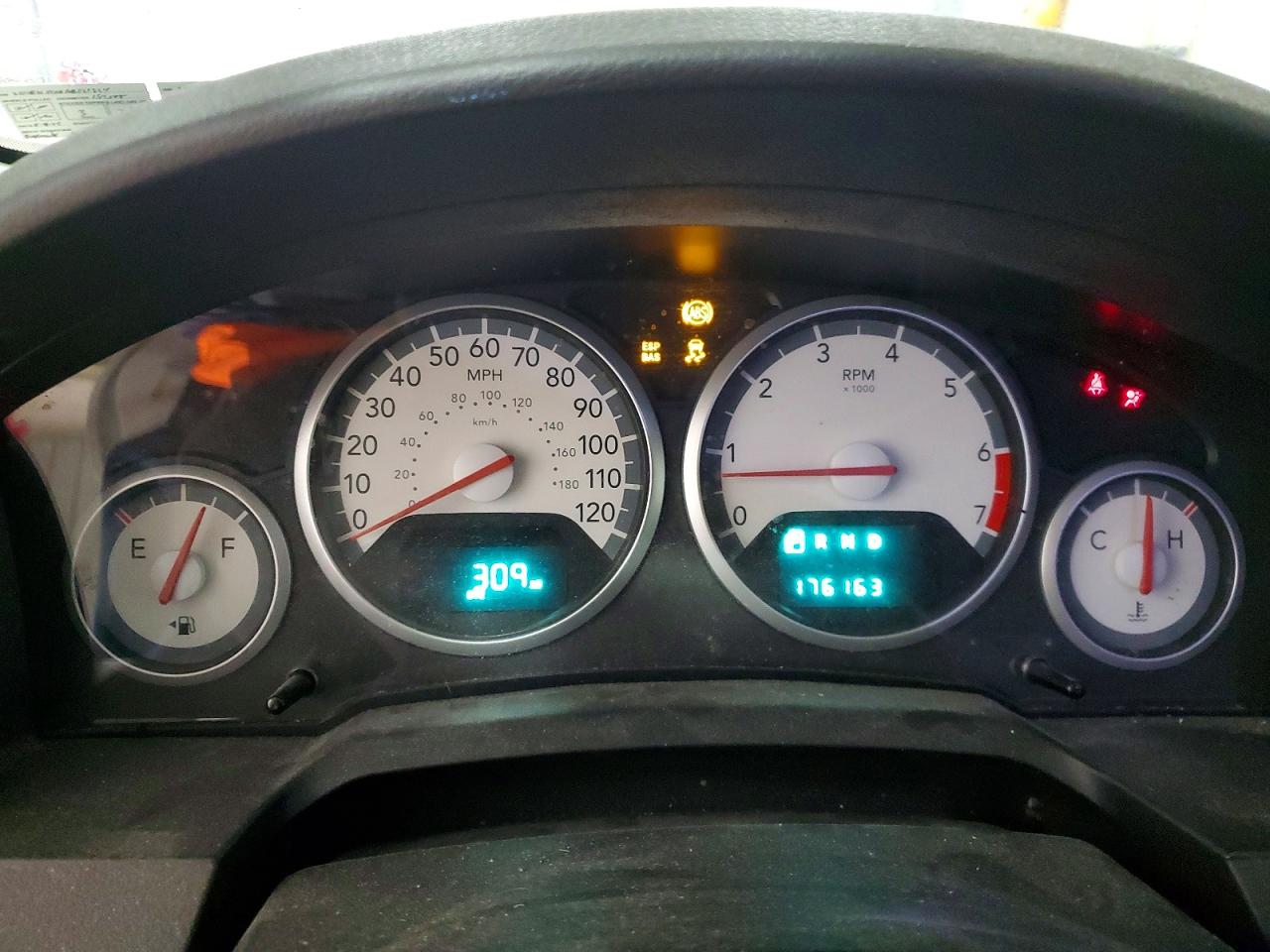 2010 DODGE GRAND CARAVAN SXT photo 9
