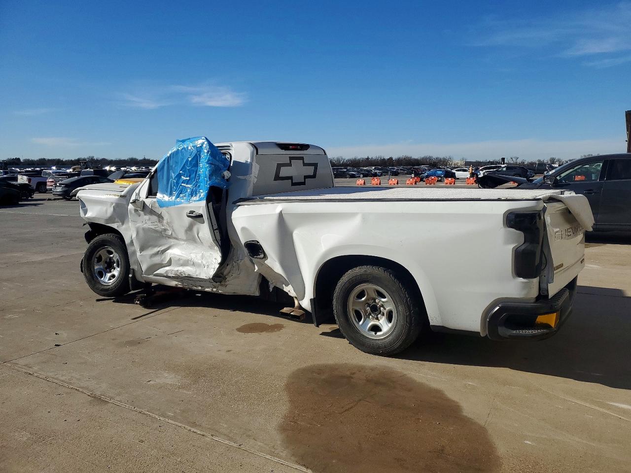 2025 CHEVROLET SILVERADO K1500 photo 2