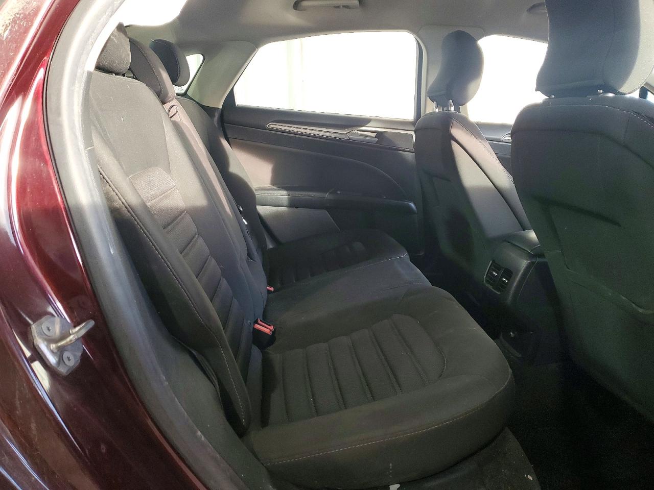 2017 FORD FUSION SE photo 19