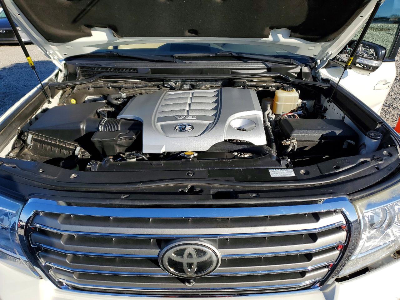 2014 TOYOTA LAND CRUISER photo 23