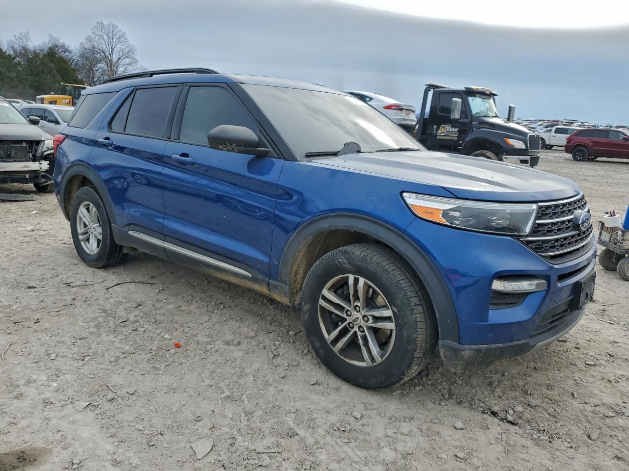 2020 FORD EXPLORER XLT photo 4