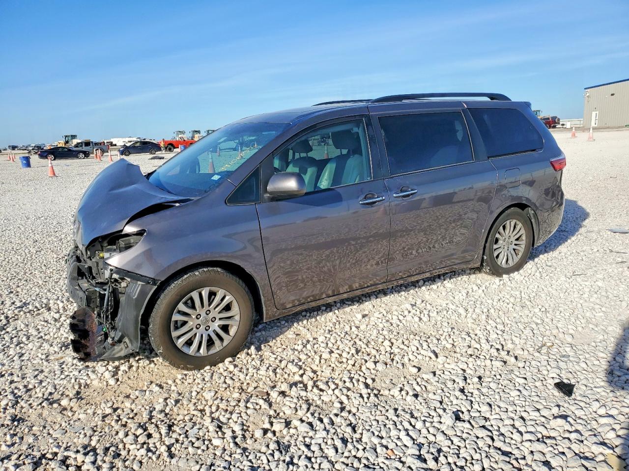 2015 TOYOTA SIENNA