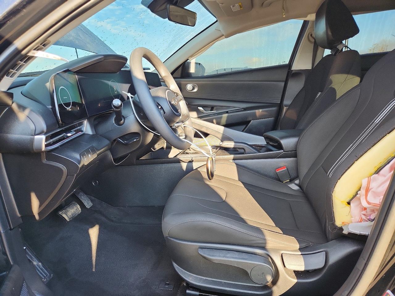 2024 HYUNDAI ELANTRA SEL photo 7