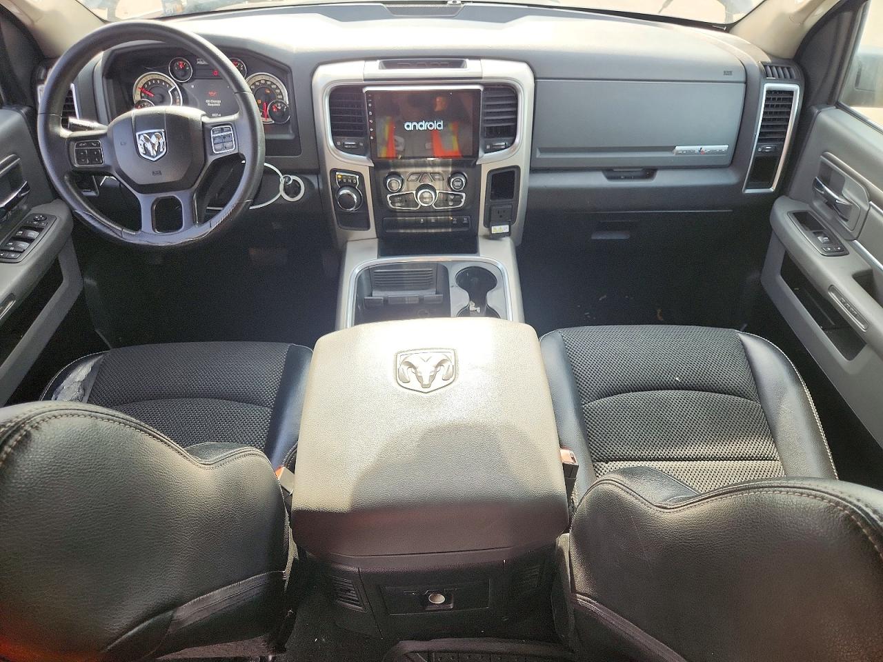 2018 RAM 1500 SLT photo 8
