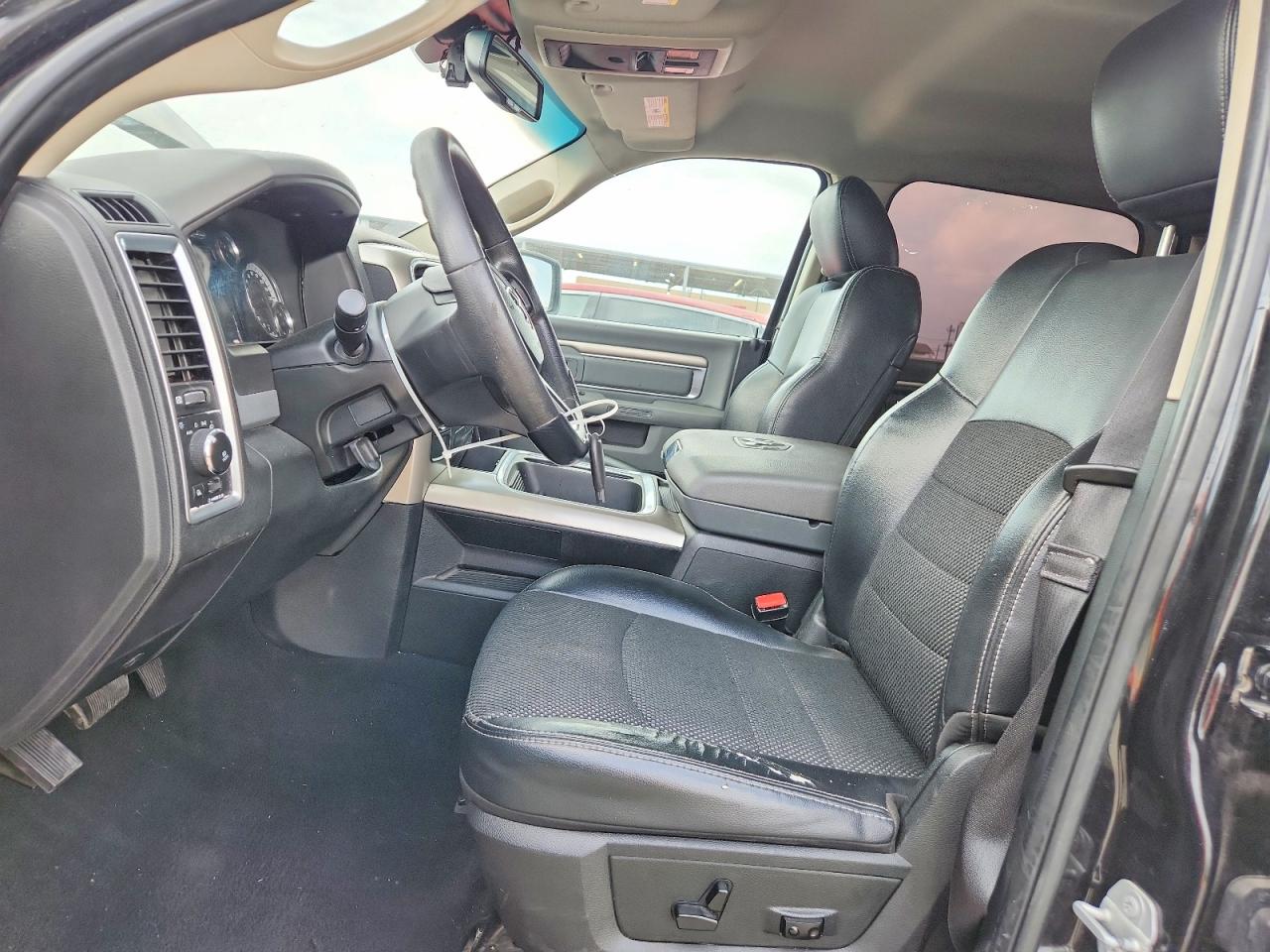 2018 RAM 1500 SLT photo 7