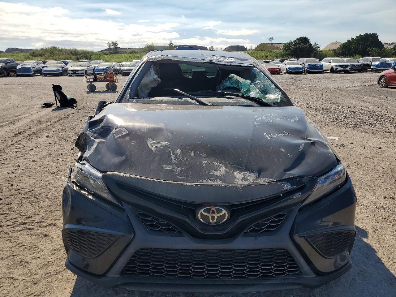 2022 TOYOTA CAMRY NIGHT SHADE photo 5