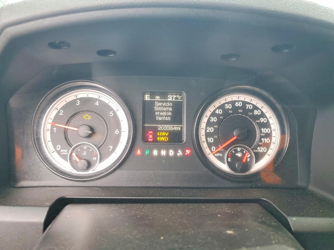 2015 RAM 1500 ST photo 9