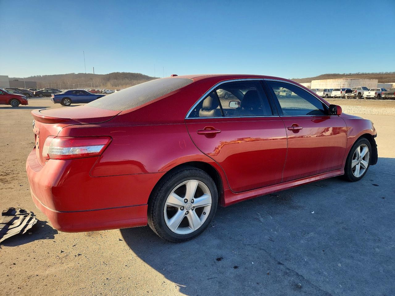 2011 TOYOTA CAMRY SE photo 3
