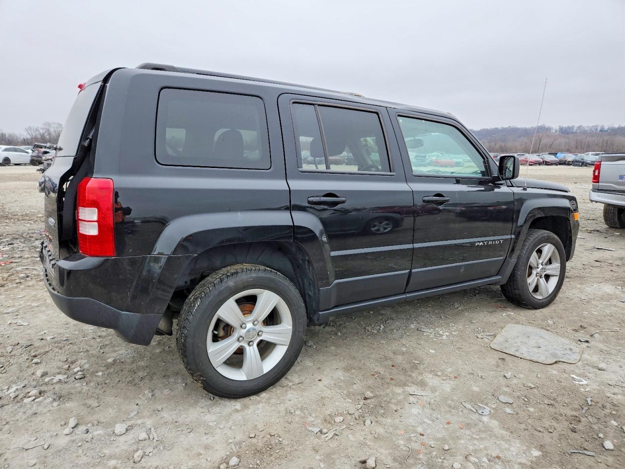 2015 JEEP PATRIOT LATITUDE photo 3