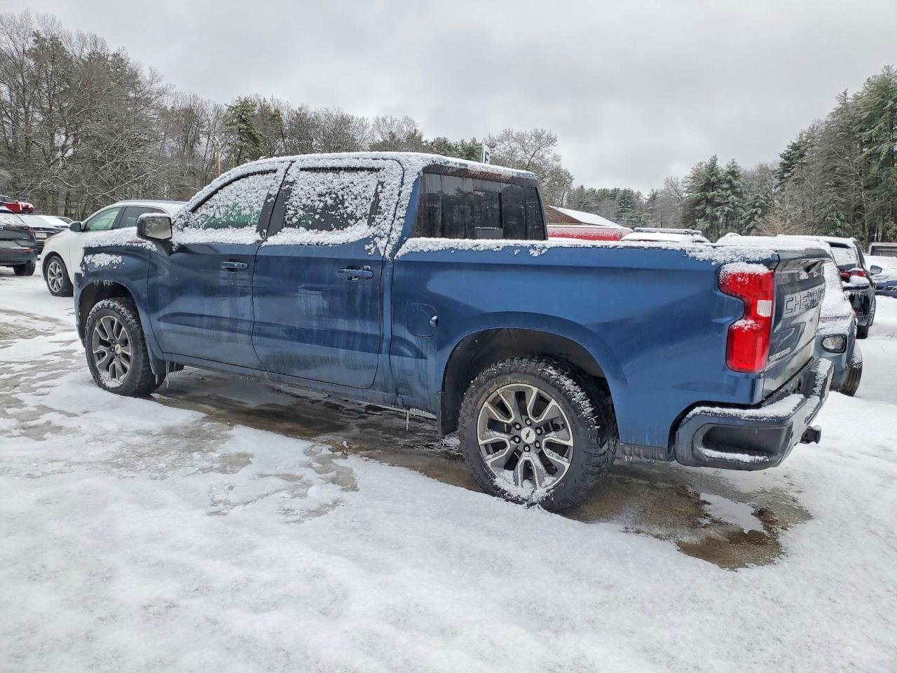 2021 CHEVROLET SILVERADO K1500 RST photo 2