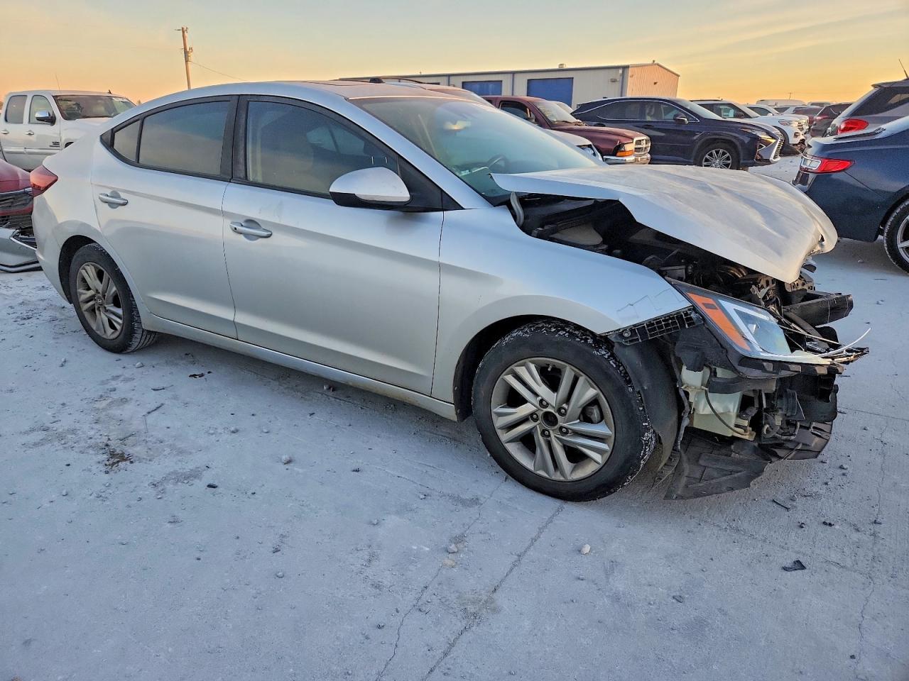 2019 HYUNDAI ELANTRA SEL photo 4