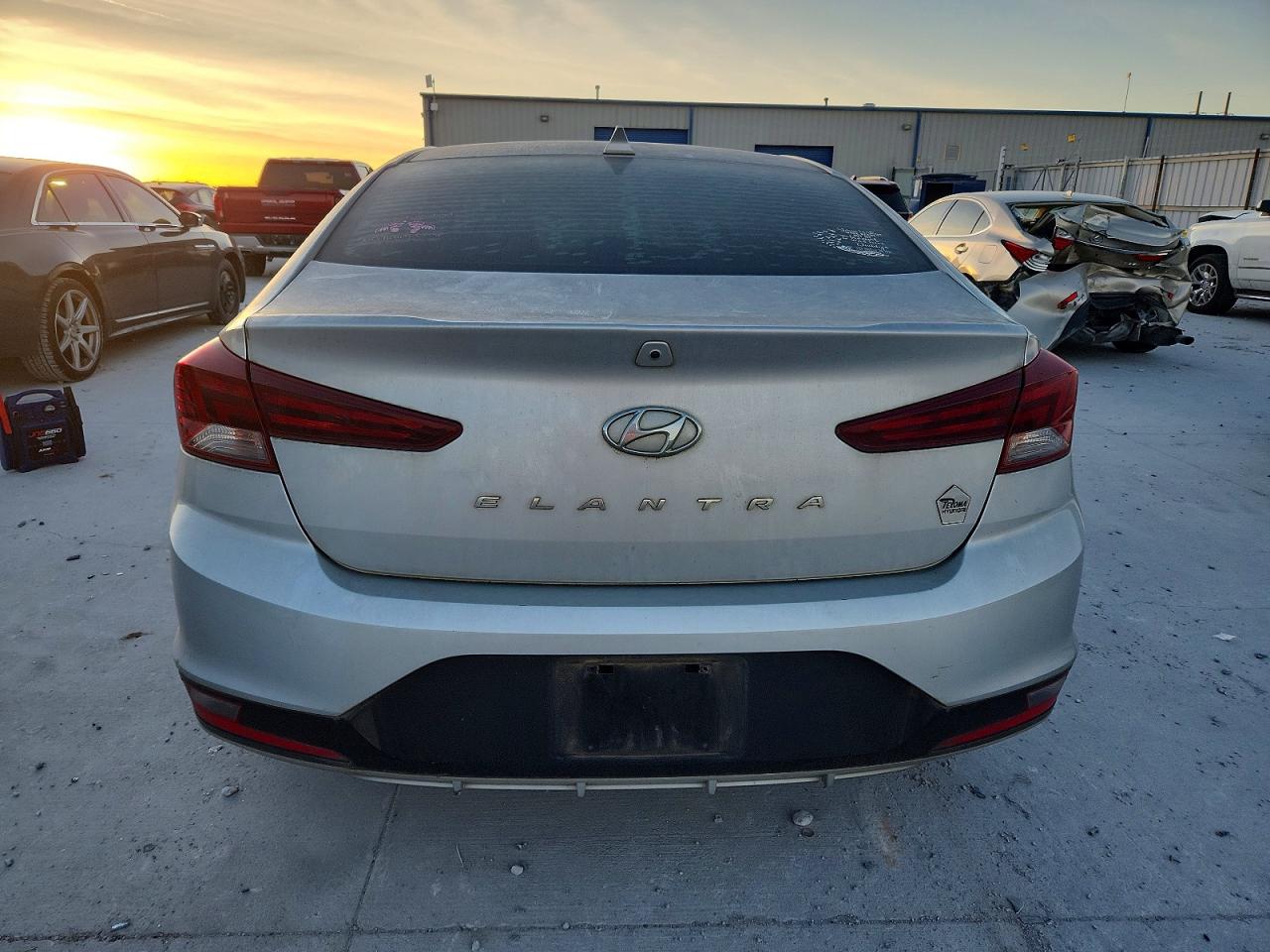 2019 HYUNDAI ELANTRA SEL photo 6
