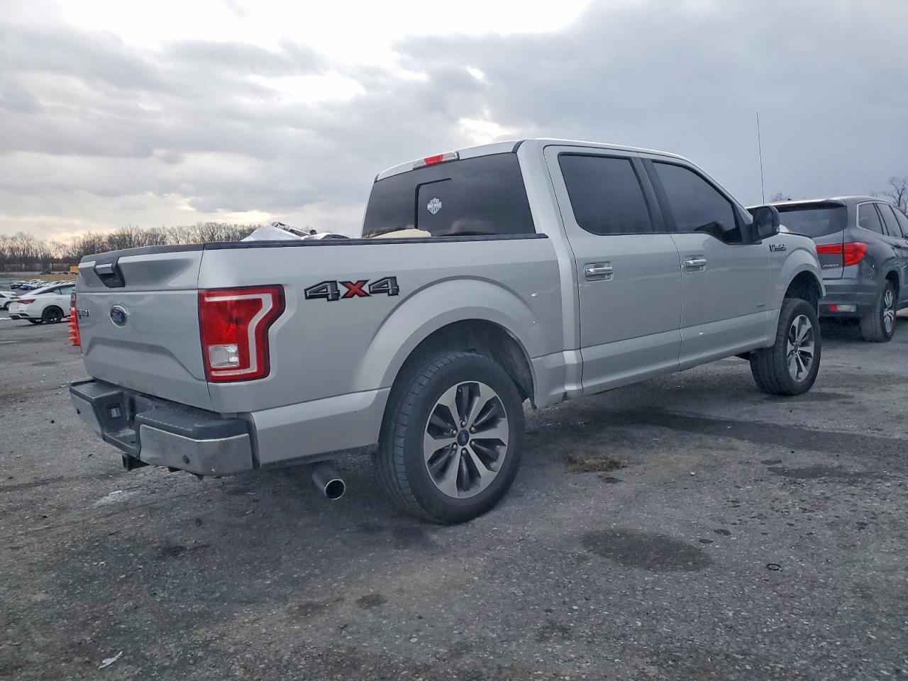 2016 FORD F150 SUPERCREW photo 3