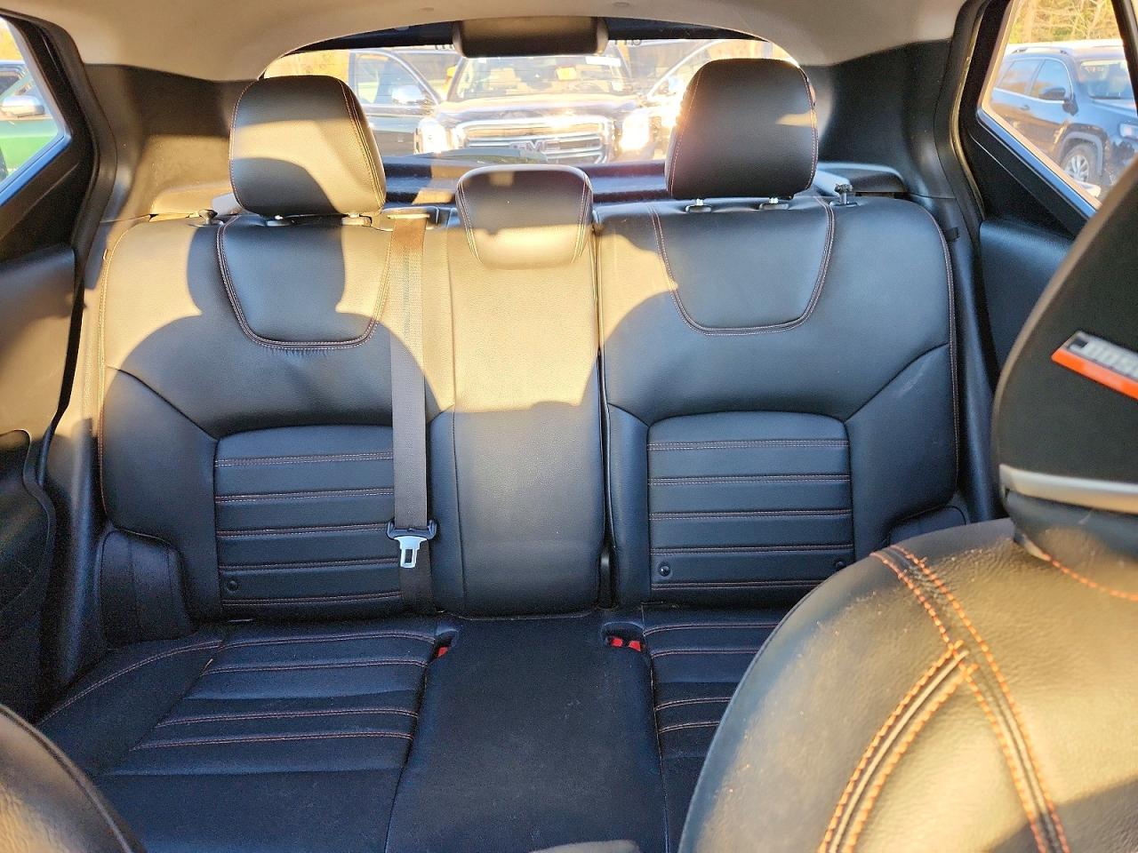 2019 NISSAN KICKS S photo 10