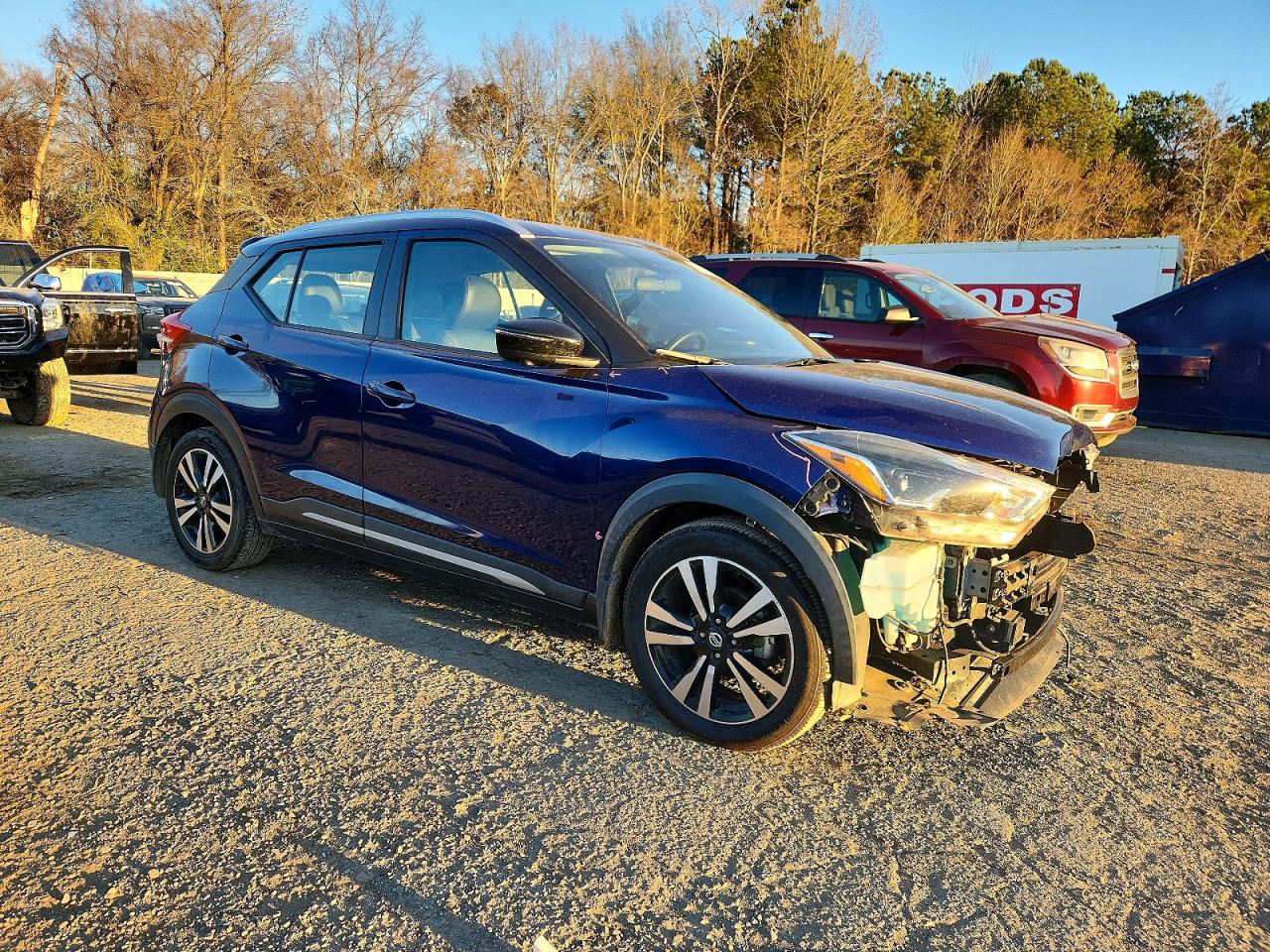 2019 NISSAN KICKS S photo 4