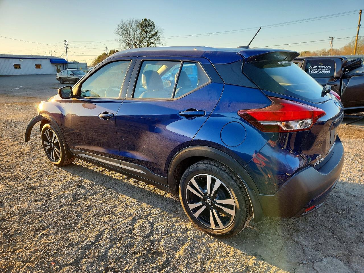 2019 NISSAN KICKS S photo 2