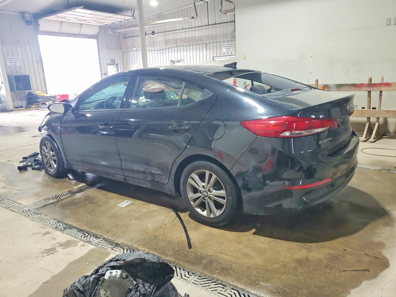 2017 HYUNDAI ELANTRA SE photo 2