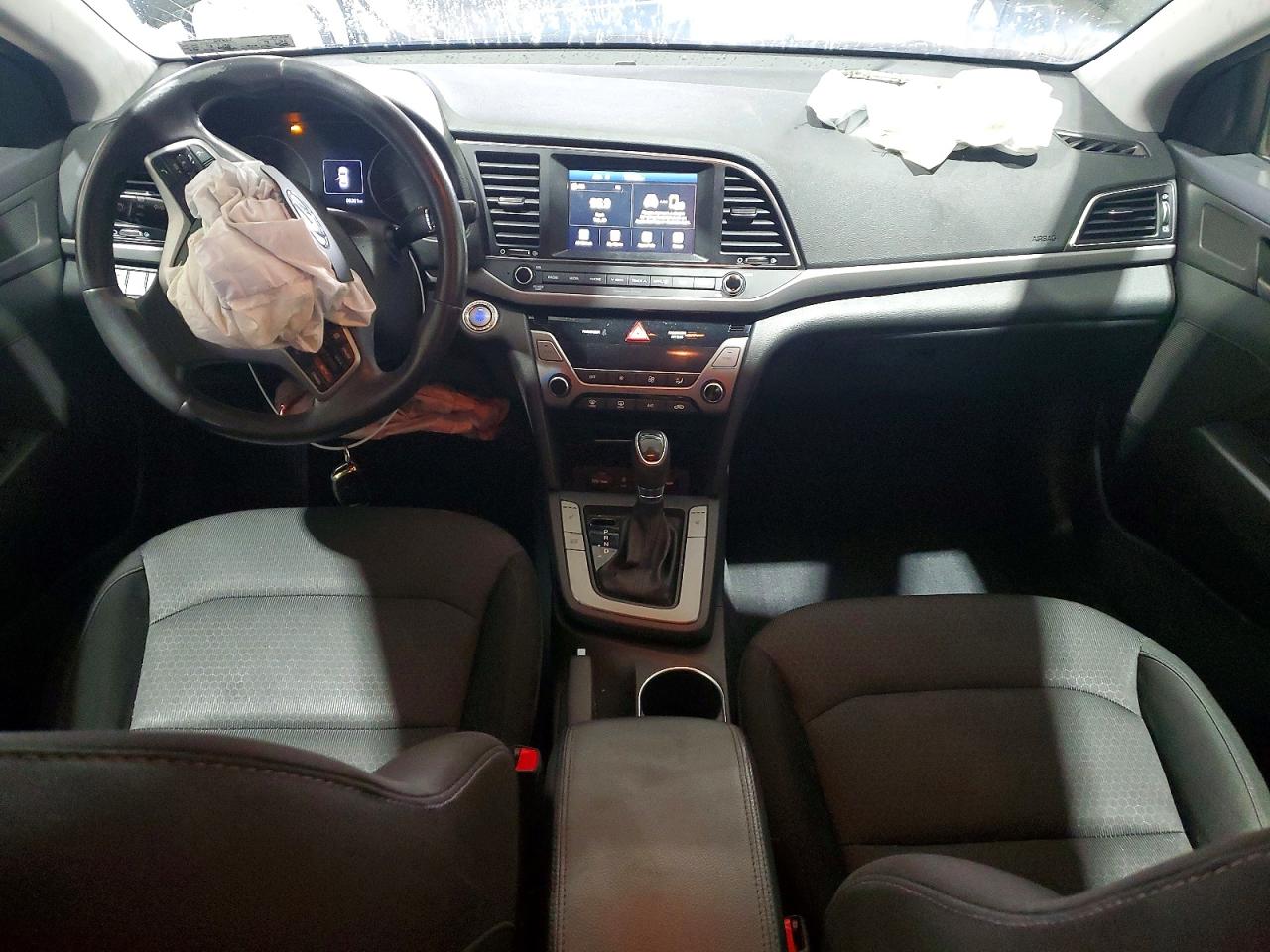 2017 HYUNDAI ELANTRA SE photo 8