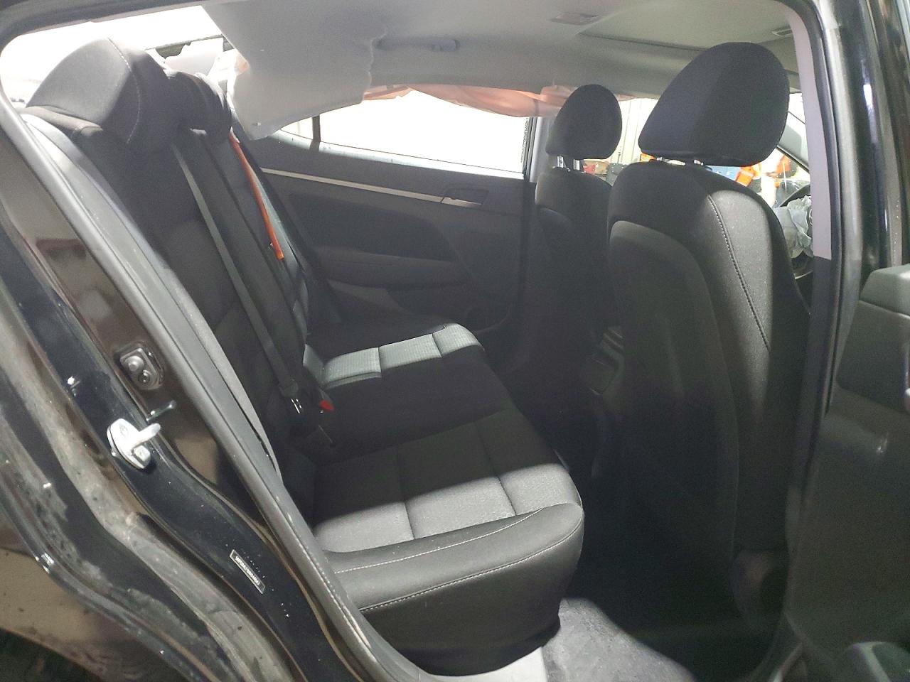 2017 HYUNDAI ELANTRA SE photo 10