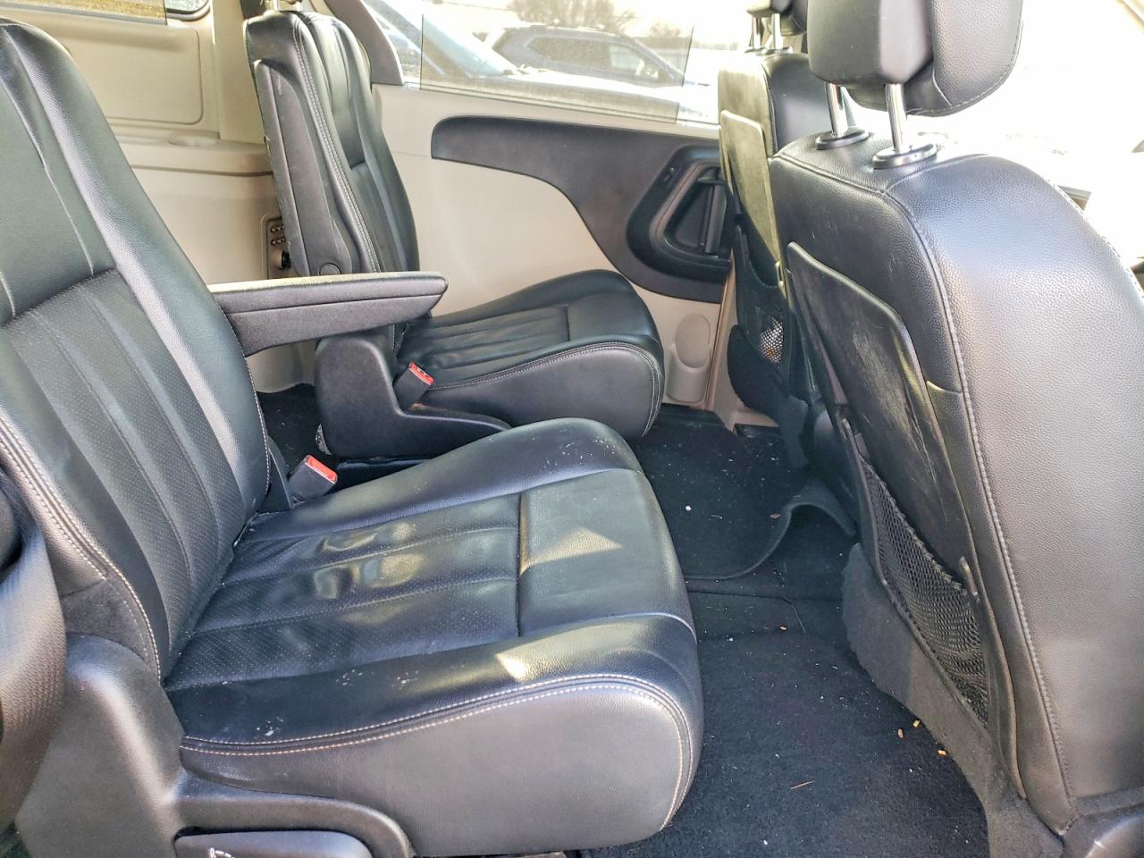 2012 CHRYSLER TOWN & COUNTRY TOURING L photo 11