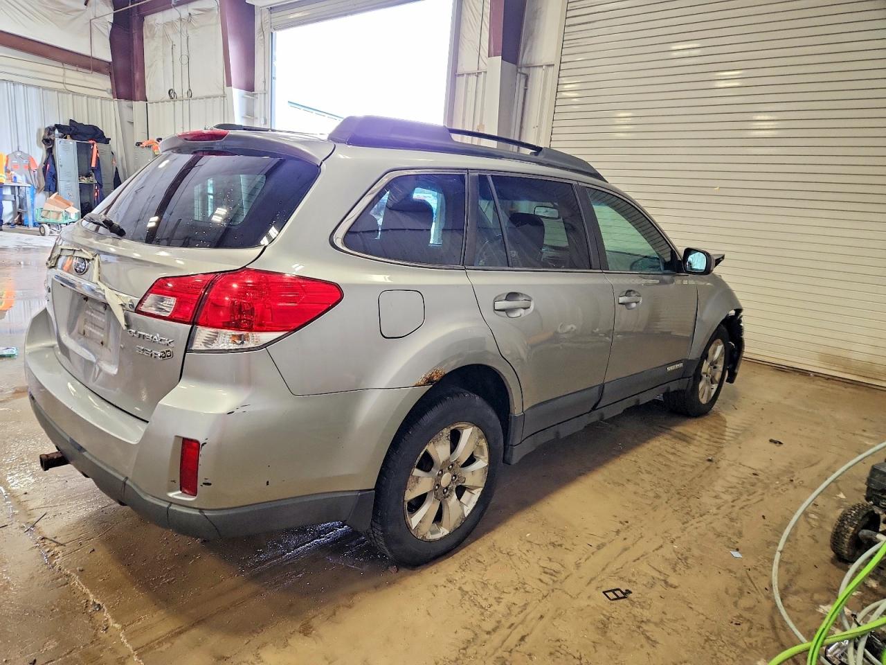 2010 SUBARU OUTBACK 3.6R PREMIUM photo 5