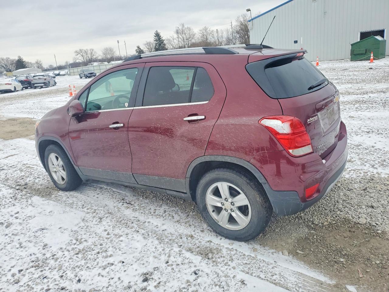 2017 CHEVROLET TRAX 1LT photo 2