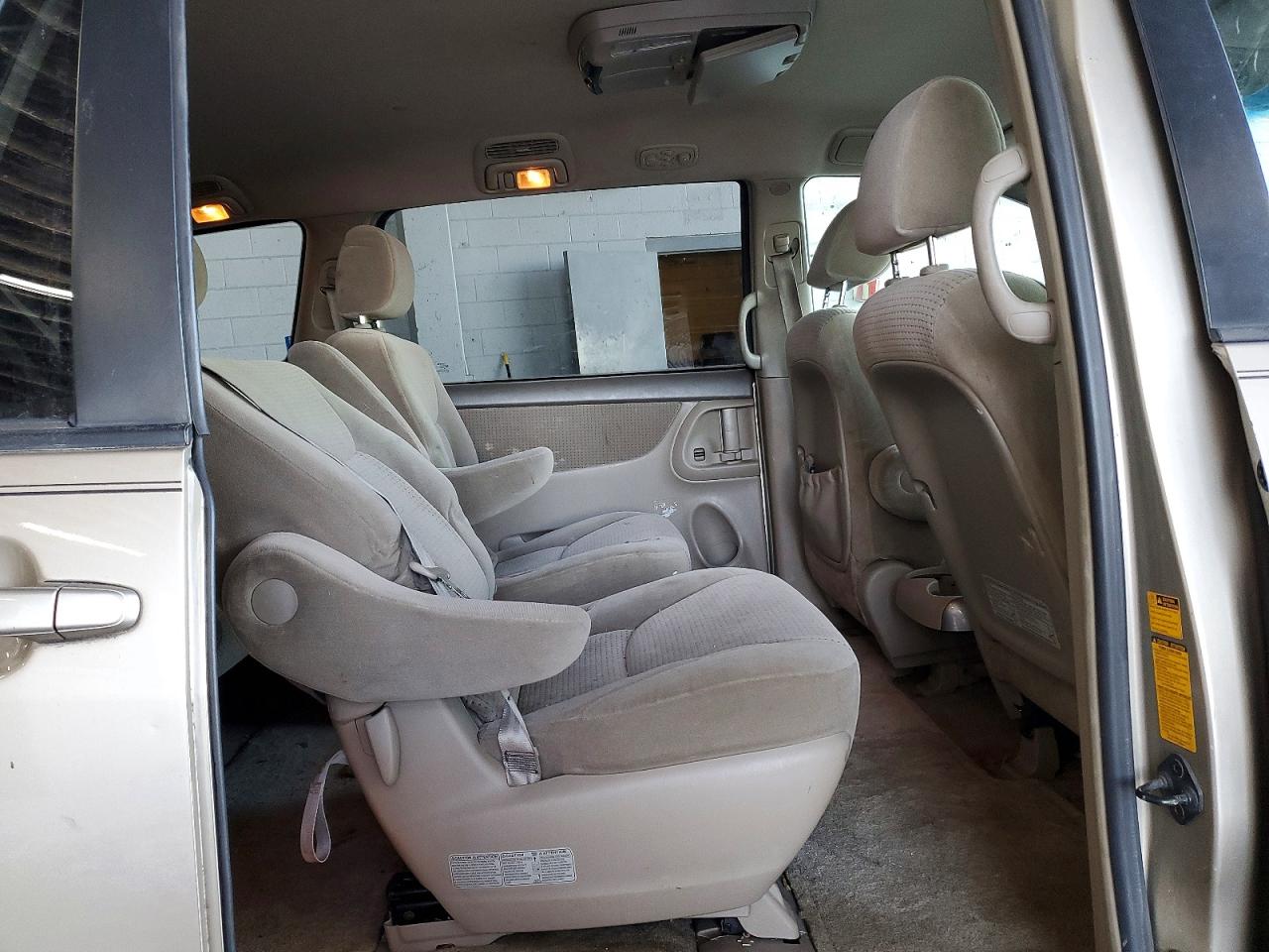 2006 TOYOTA SIENNA CE photo 11