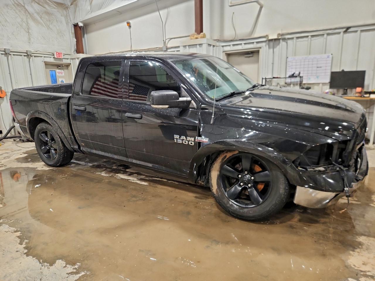 2015 RAM 1500 SLT photo 4
