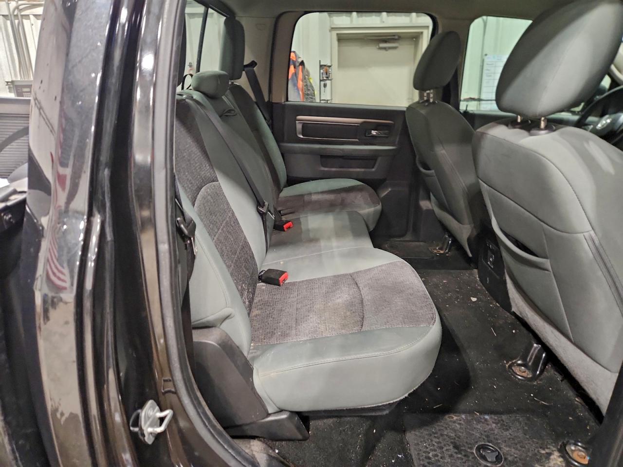 2015 RAM 1500 SLT photo 10
