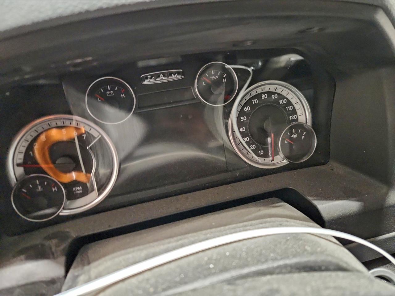 2015 RAM 1500 SLT photo 9