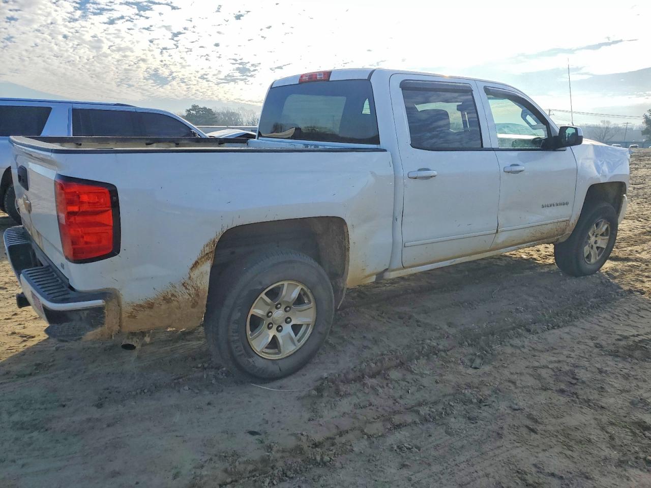 2017 CHEVROLET SILVERADO K1500 LT photo 3