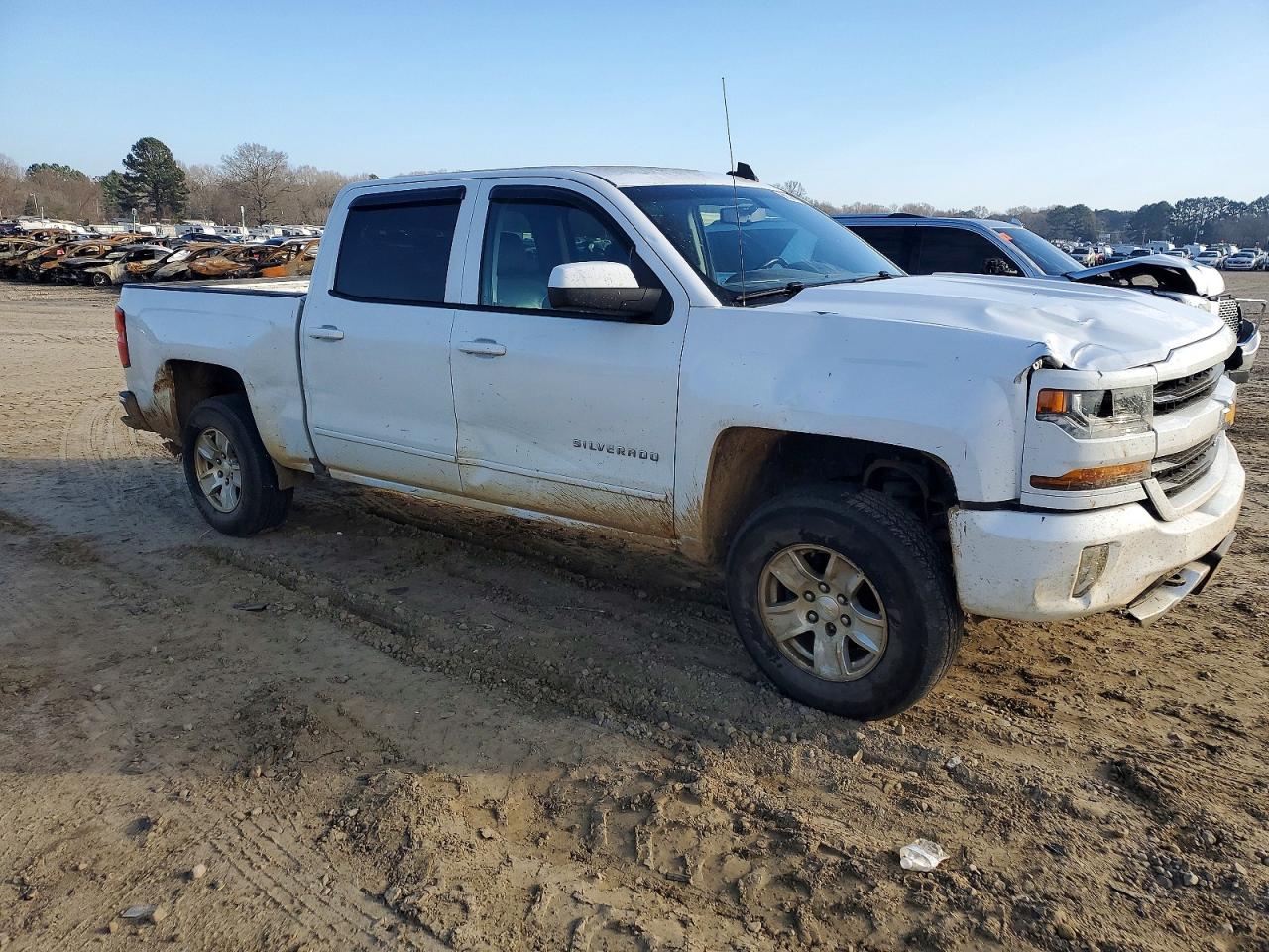 2017 CHEVROLET SILVERADO K1500 LT photo 4