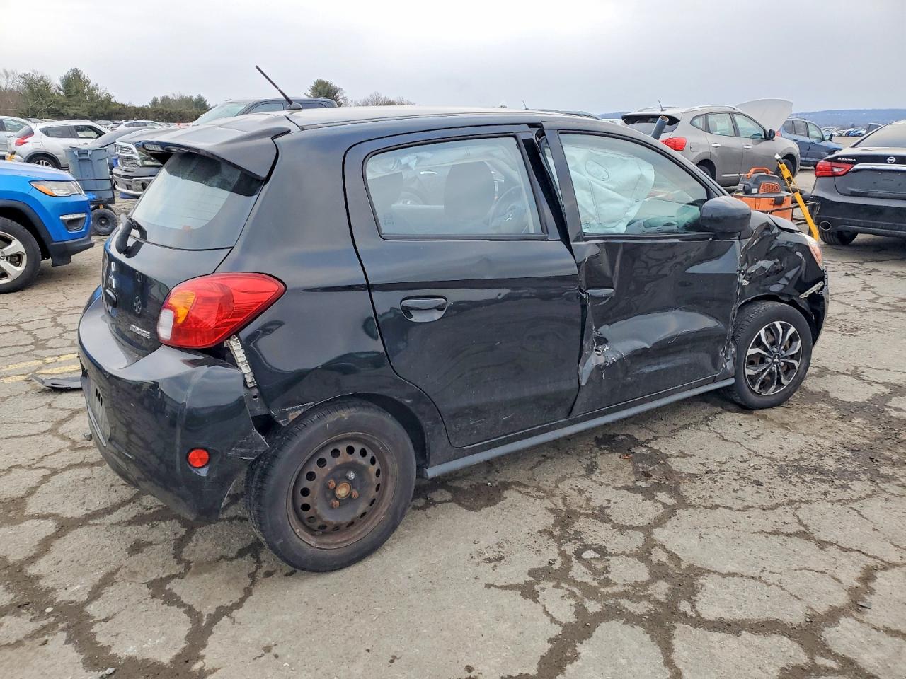 2015 MITSUBISHI MIRAGE DE photo 3