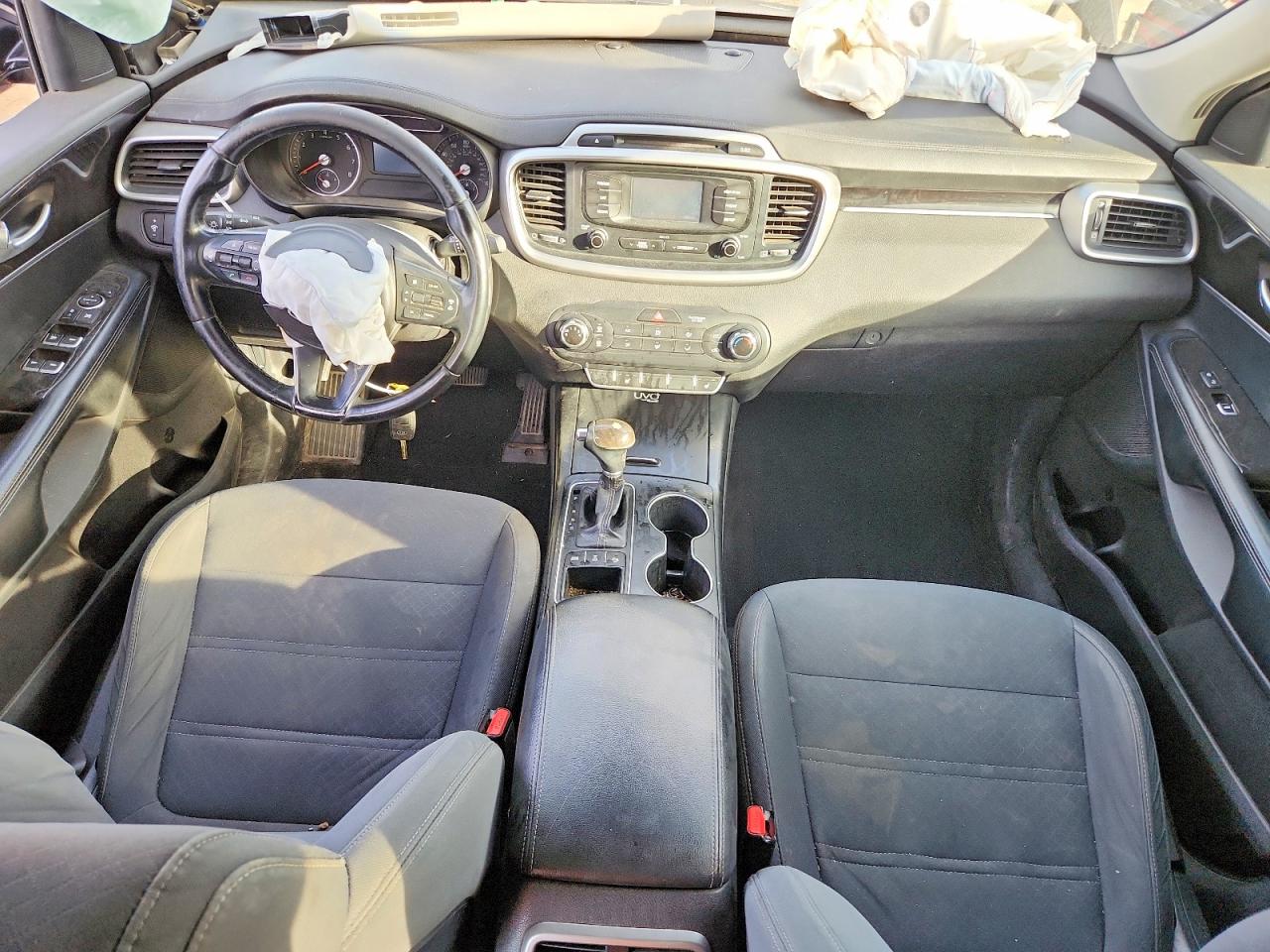 2016 KIA SORENTO LX photo 8