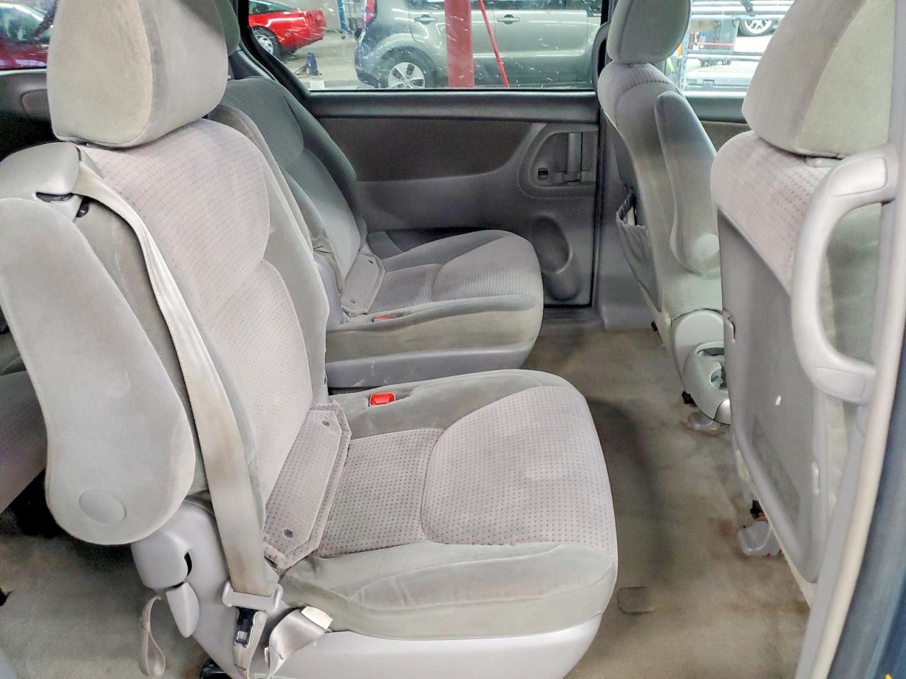 2006 TOYOTA SIENNA CE photo 21