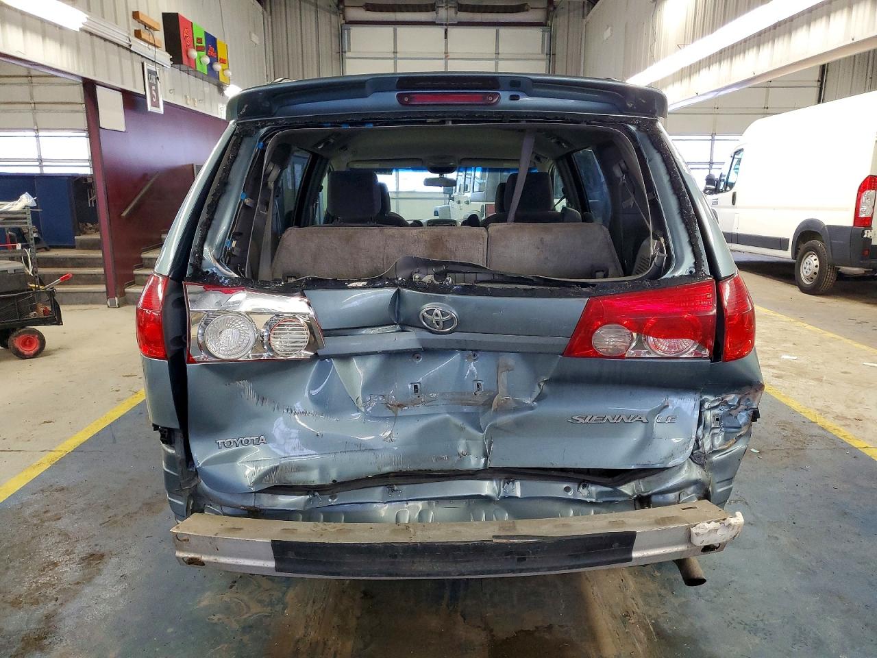 2006 TOYOTA SIENNA CE photo 11