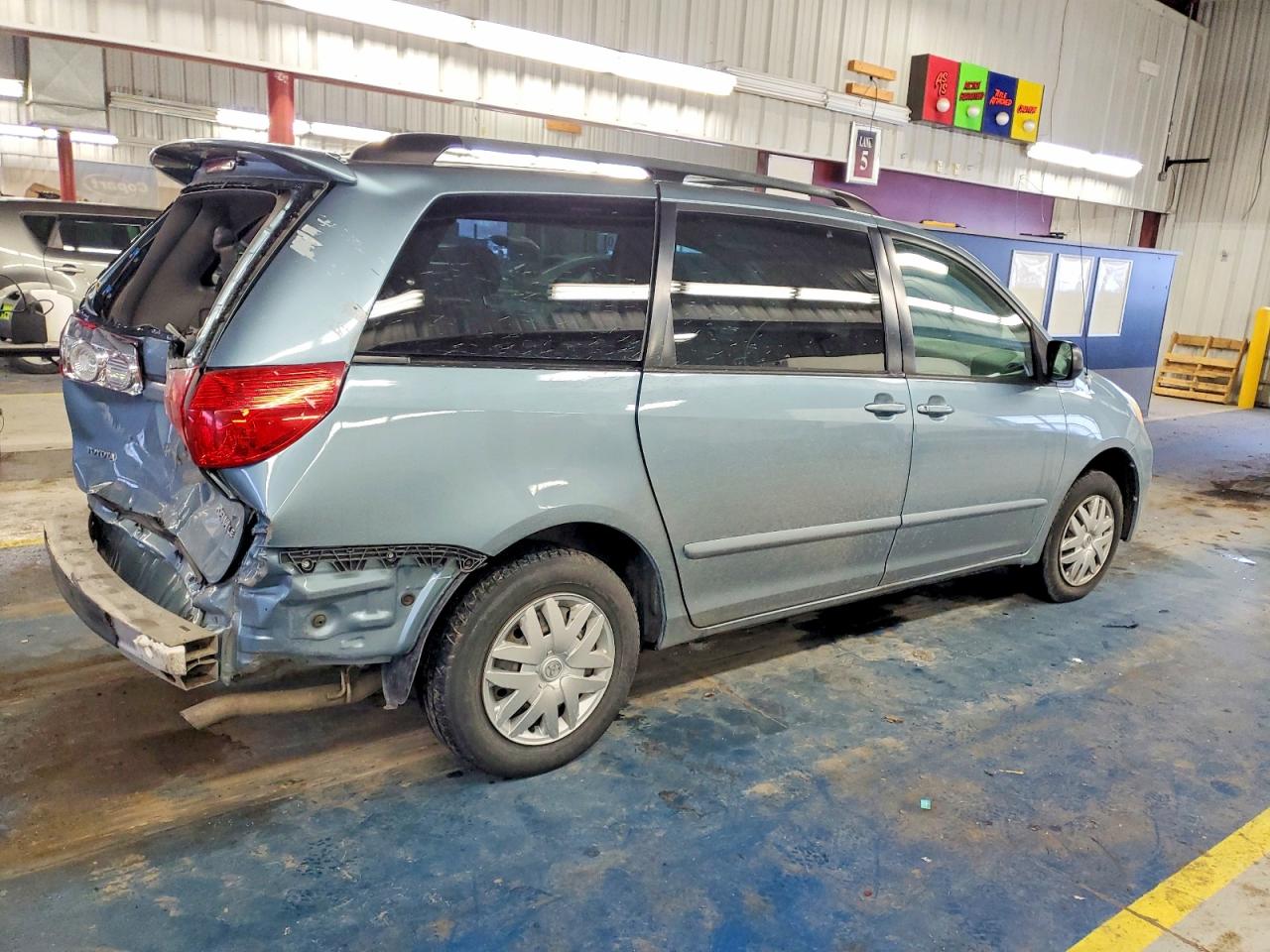 2006 TOYOTA SIENNA CE photo 5