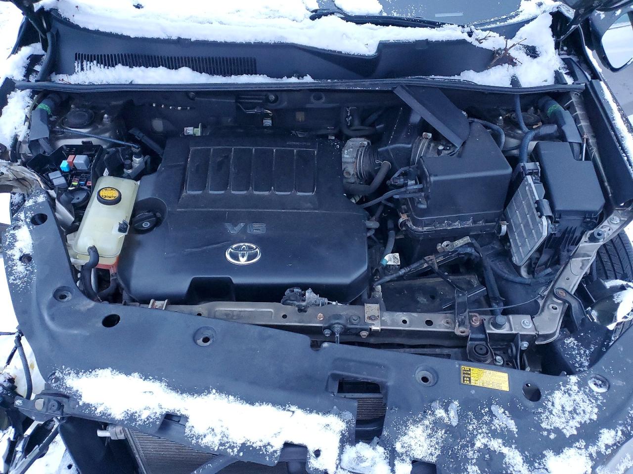 2011 TOYOTA RAV4 photo 12